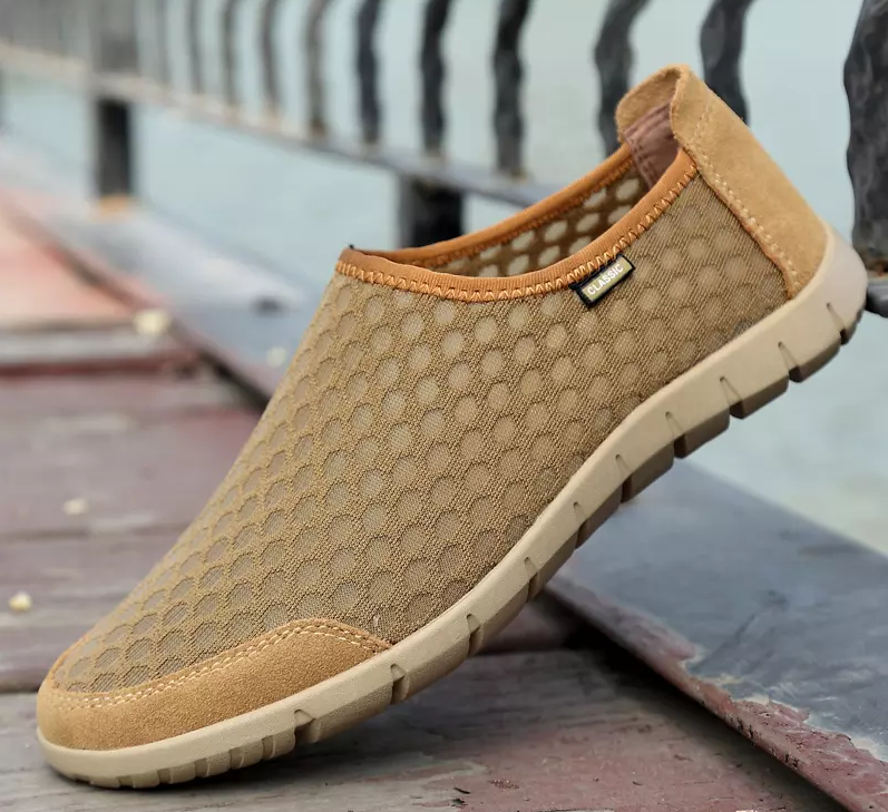 Leather mesh shoes men's summer breathable thin large mesh shoes deodorant hollow mesh shoes middle-aged and elderly slip-on casual shoes