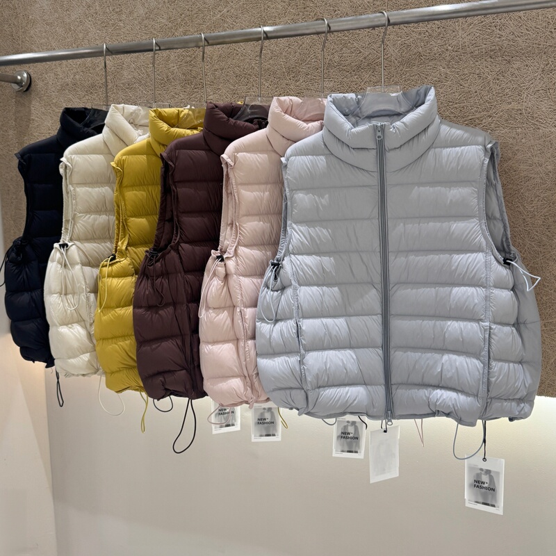 2026 New Style Ribbed down Vest for Women, Short Style, 90% White Duck Down, Korean Style, Loose Fit, Autumn and Winter Style, Stand Collar Vest 2026 New Style Ribbed down Vest for Women, Short Style, 90% White Duck Down, Korean Style, Loose Fit, Autumn and Winter Style, Stand Collar Vest