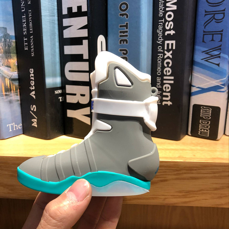 giày Mag đáng yêu cá tính sáng Back to the Future AJ1 sạc kho tàng điện thoại di động nhỏ giày những người yêu thích món quà - Ngân hàng điện thoại di động xiaomi gen 3