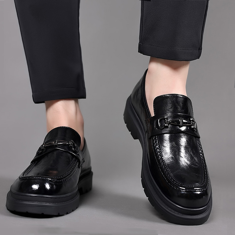 Men's Casual Leather Shoes 2026 New Style Comfortable Thick-Soled Slip-On Leather Shoes for Young People Loose Slip-On Loafers