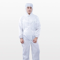 Белый комбинезон с капюшоном и обновленной молнией