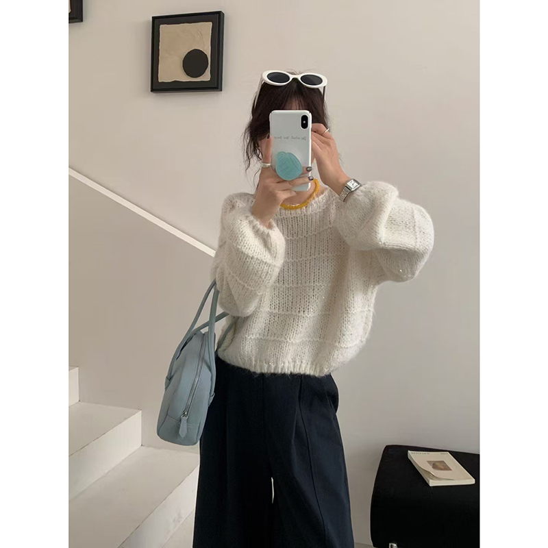 Lazy Style Milk-Toned Outfit Early Autumn New Sweater Women's Long-Sleeved Pullover Batwing Sleeve Short Knit Top Elegant Blouse