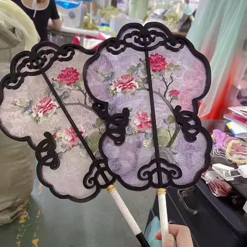 Конец концов восточного эстетического сада Шокирующая мечта о оригинальном вышивом вентиляторе Ханфу