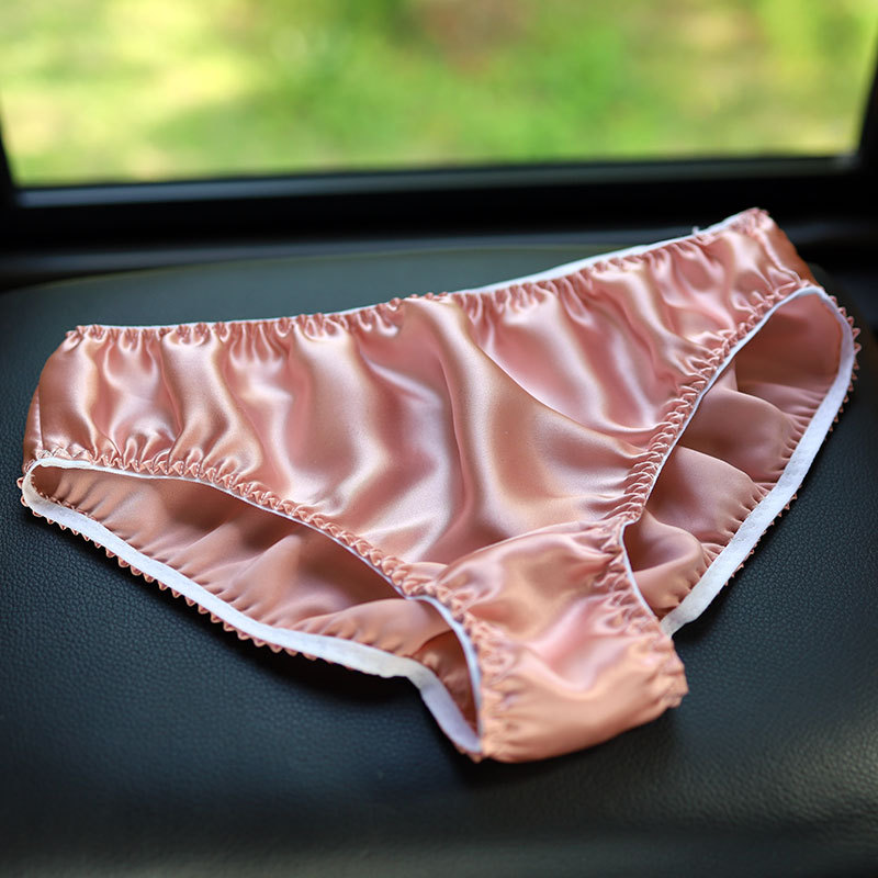 High-Quality and Affordable 100% Mulberry Silk Summer Thin Comfortable Breathable Antibacterial Shorts Silk Underwear Women's Silk Briefs