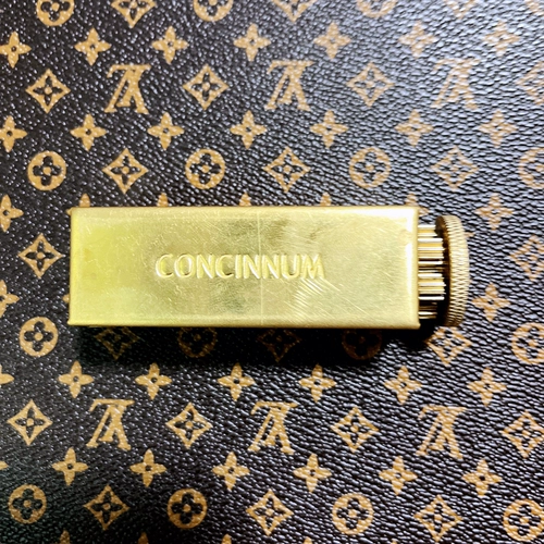 Британская конфиннум Cantis Pure Copper Sigarette Liger 70 -миллиметровая антикварная сигарета.