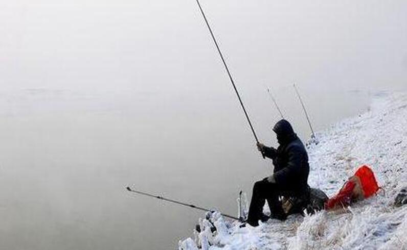 爱打扮(www.idaban.cn)，秋冬想要好鱼获，需先从饵料和鱼情下手36