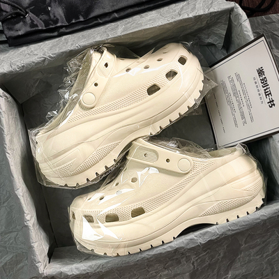 Универсальные тапочки в стиле Crocs на платформе, нескользящие мюли, модная пляжная обувь подходит для мужчин и женщин, увеличивают рост, подходят для носки на улице, лето 2025 года, женский стиль