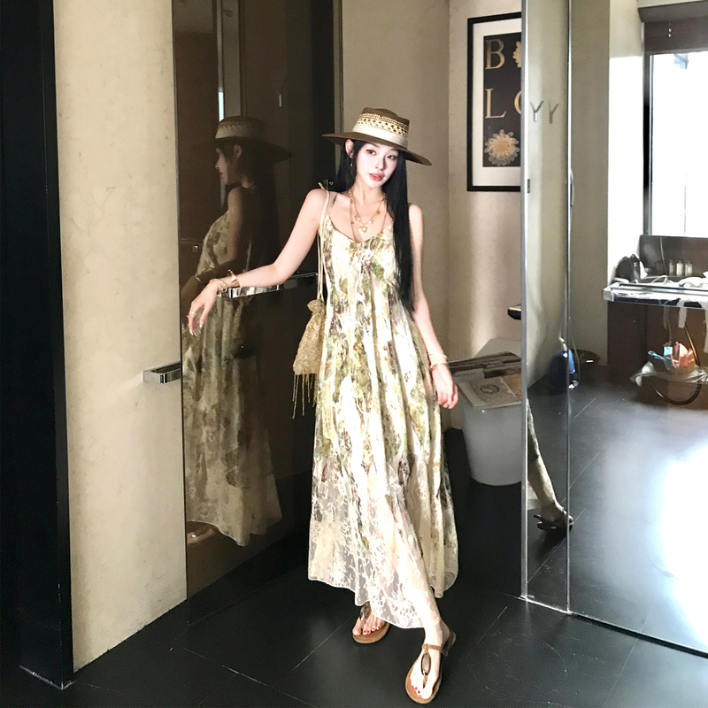 Jinli Jinli Resort-Style Stunning Spaghetti Strap Dress for Women, Backless Summer 2026 New Elegant Green Tencel Long Dress