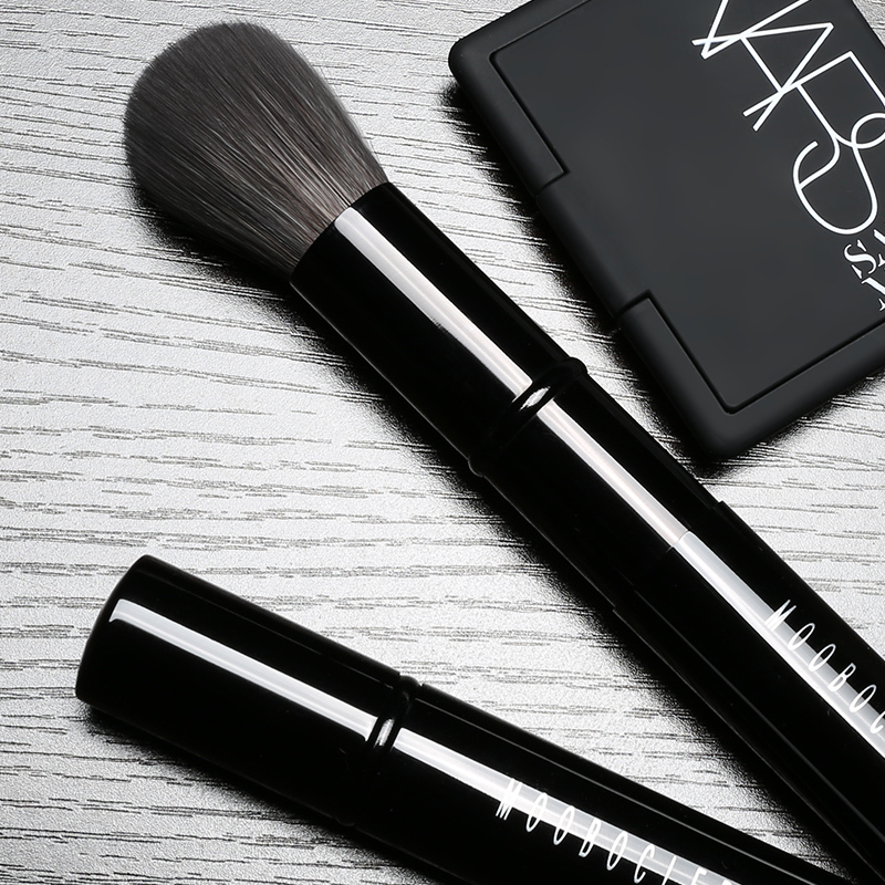 Moobocler Blush Brush, Portable, Retractable, with Cover, Soft Animal Hair, Compact Makeup Brush, Single Pack