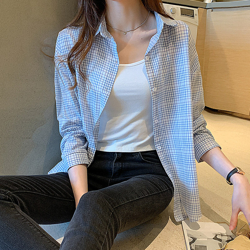 2021 spring and autumn collection new Korean version retro Hong Kong long sleeve small plaid shirt thin coat two-piece women