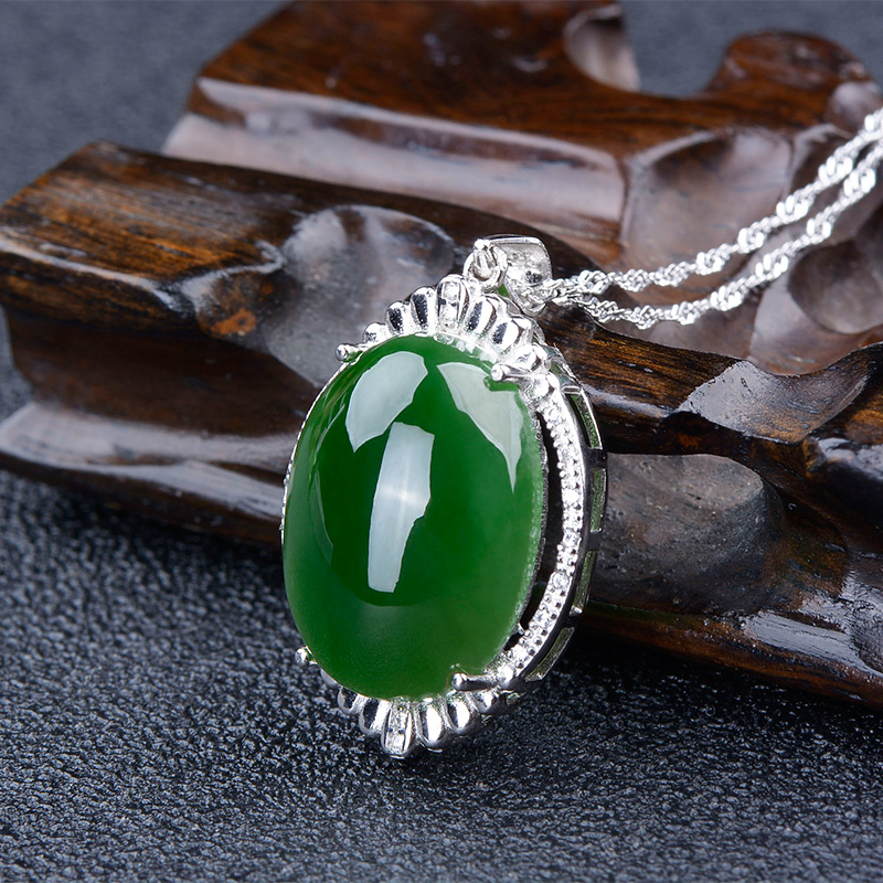 Xinjiang and Tian Beyyu spinach green egg noodles pure silver inlaid pendant retro elegant atmosphere female money chain hanging decoration