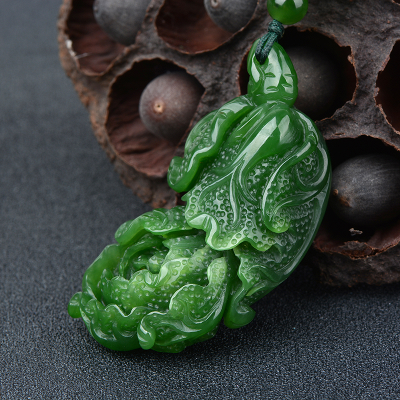Hetian jasper cabbage pendant Hundred fortunes are all pendant men's natural jade pendant spinach green no black dot