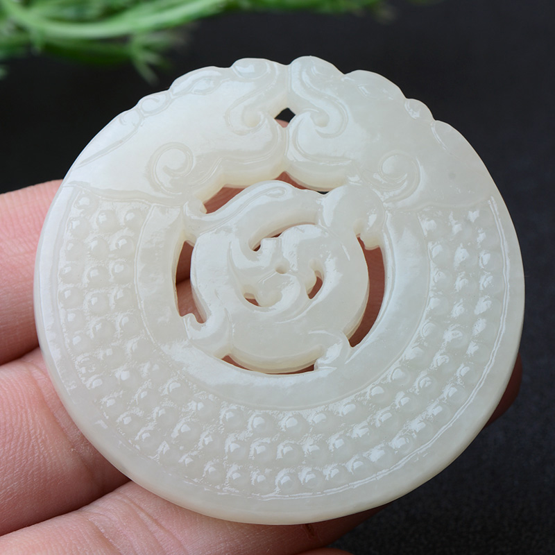 And Tian Bai jade dragon and dragon pendant male style bully jade imitation ancient dragon pendant men's jade pendant dragon plate pendant
