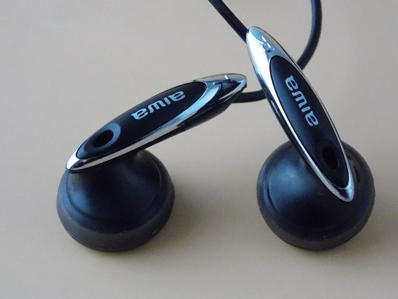 Buy Aiwa HP-V161 CD Earphone Long-short Line Air Cushion Earplug