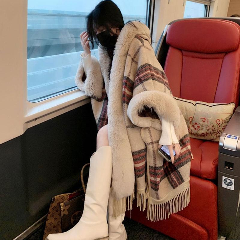 Plus-Size Autumn and Winter Hooded Plush Cape Shawl for Women with Large Fur Collar, Hooded Plaid Loose Thickened Coat