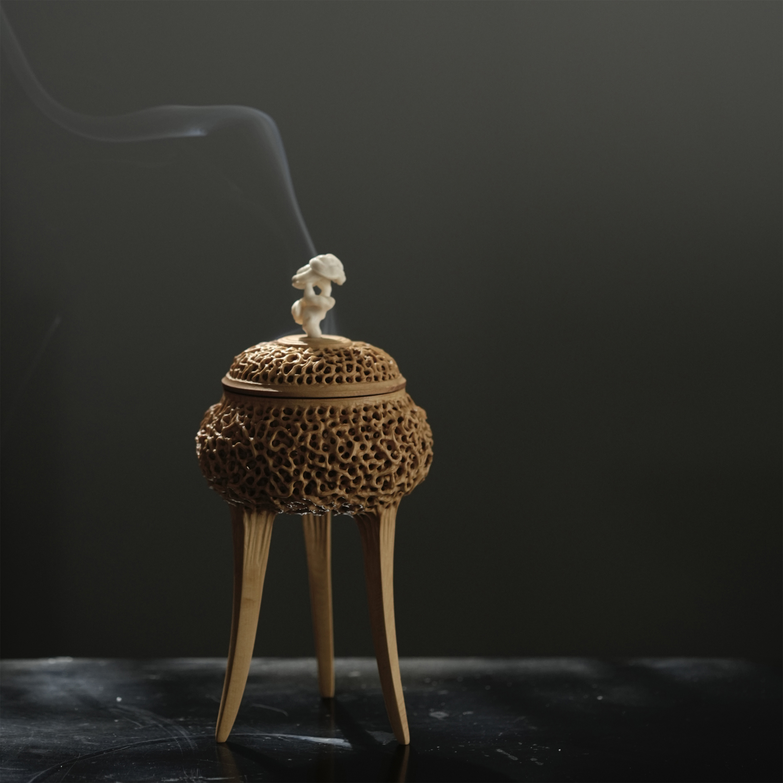 黄杨木三足香炉香薰炉文玩收藏工艺品摆件装饰