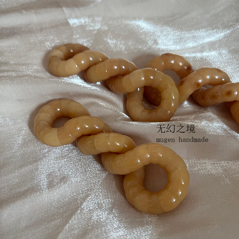 Honey-Colored~10Mm Natural Weathered Yellow Small Intestine Bodhi Root Bracelet, Charcoal-Burned Cat Claw, Large Intestine, Small Snake, Collectible Twist Toy
