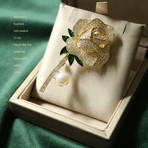 Rose brooch plant elegant golden French romantic light luxury freshwater pearl court give birthday gift