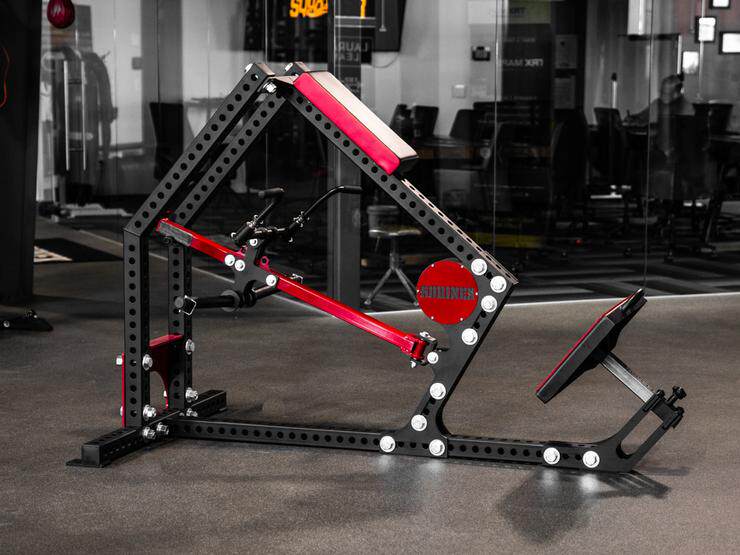 Horizontal T-type pullback rowing boat on the cable-stayed back leaning back muscle training fitness equipment room commercial personal training studio