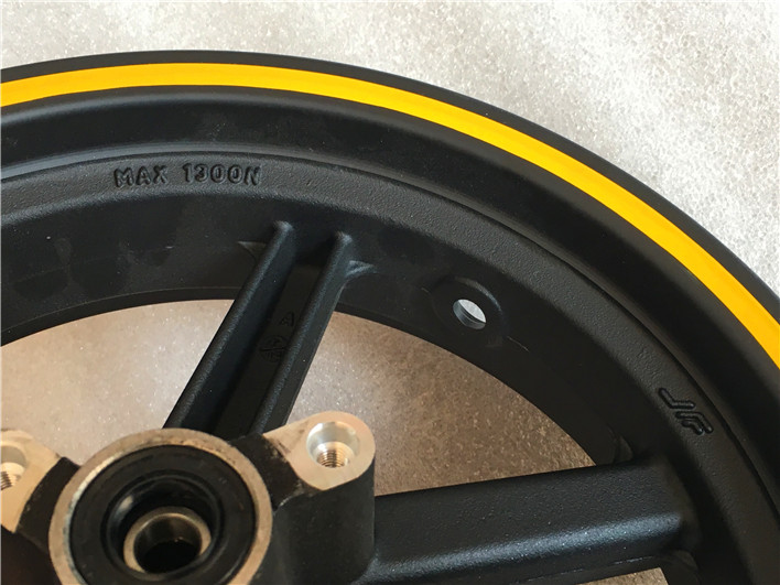 Gió lò xo xe máy Bánh xe phanh đĩa 12 inch phía trước hub Trung tâm phanh trống phía sau CFMOTO150 vòng thép phía trước và phía sau bánh căm xe máy