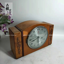 Collection of folk nostalgic old objects miscellaneous antiques old clocks and clocks of the Republic of China old table clocks wall clocks old things and second-hand ornaments