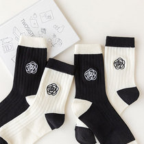 (2 double mounted) Japanese movement black and white minimal embroidery flowers in the tide of middle tube college female