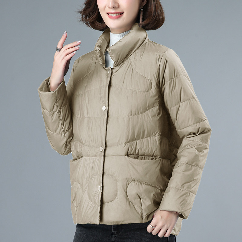 Western style light and thin big-name high-end short down jacket women's 2021 new winter clothing small thick warm jacket
