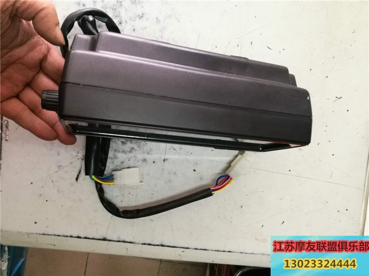 Áp dụng xe máy cụ Giả Honda King 125 mét Tốc độ điện tử với thiết bị hiển thị Một 30 nhân dân tệ giá đồng hồ điện tử xe wave