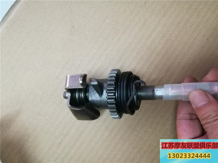 Áp dụng cho bộ khởi động xe máy CG125 bộ lắp ráp trục bắt đầu đảm bảo chất lượng 18 nhân dân tệ 	giá nhông xích xe máy dream	