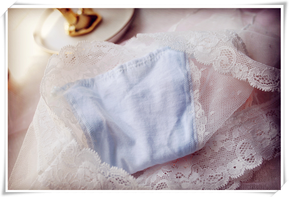Gạc ren Đàn hồi Sexy Kích thước lớn Nữ Quần lót giữa và thắt lưng thấp Cô gái mùa hè mỏng trong suốt Mềm và cay ngọt - Giữa eo quần boxer nam