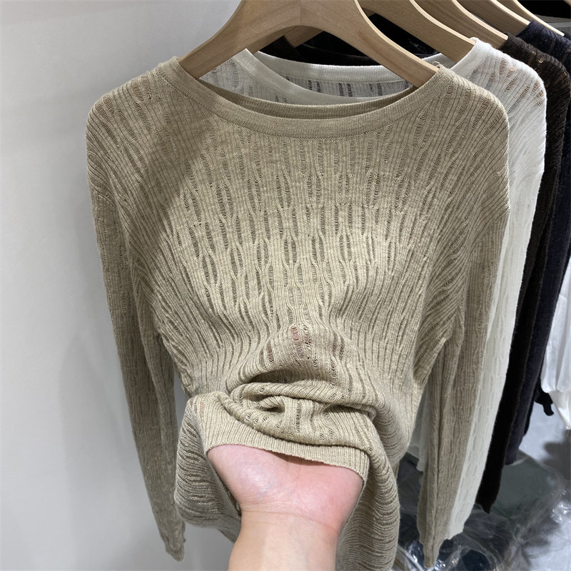 2021 Early autumn fitted new soft glutinous hollowed-out thin needle weaselwear woman long sleeve loose foreign pie 100 lap air conditioning hooded blouse