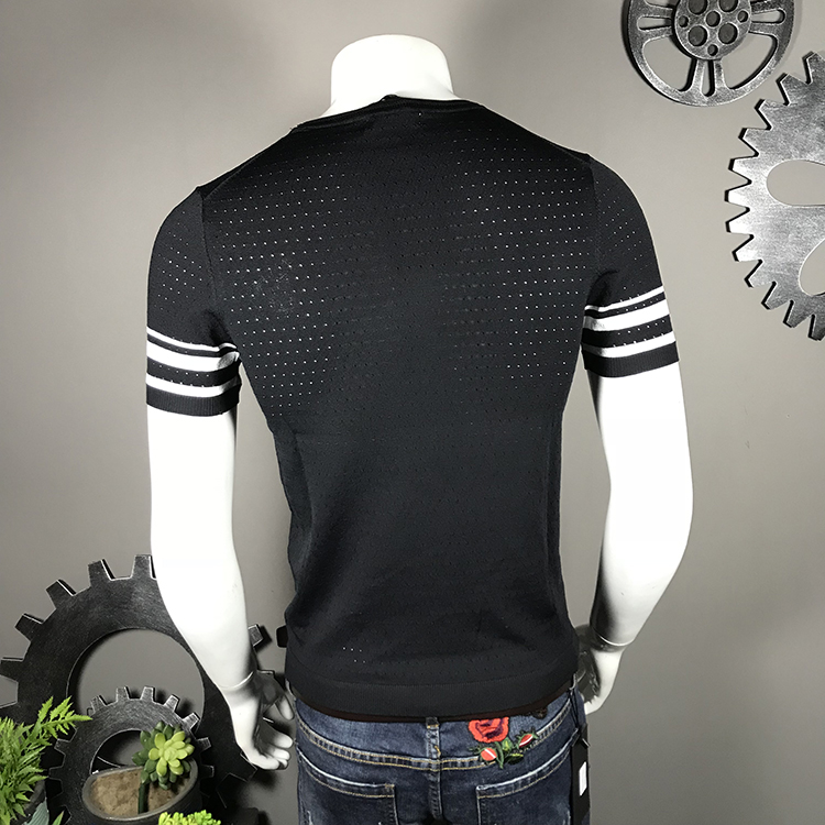 Mùa hè ngắn tay áo len nam băng lụa rỗng thoáng khí nửa tay áo len nam vòng cổ xu hướng sọc mỏng T-Shirt