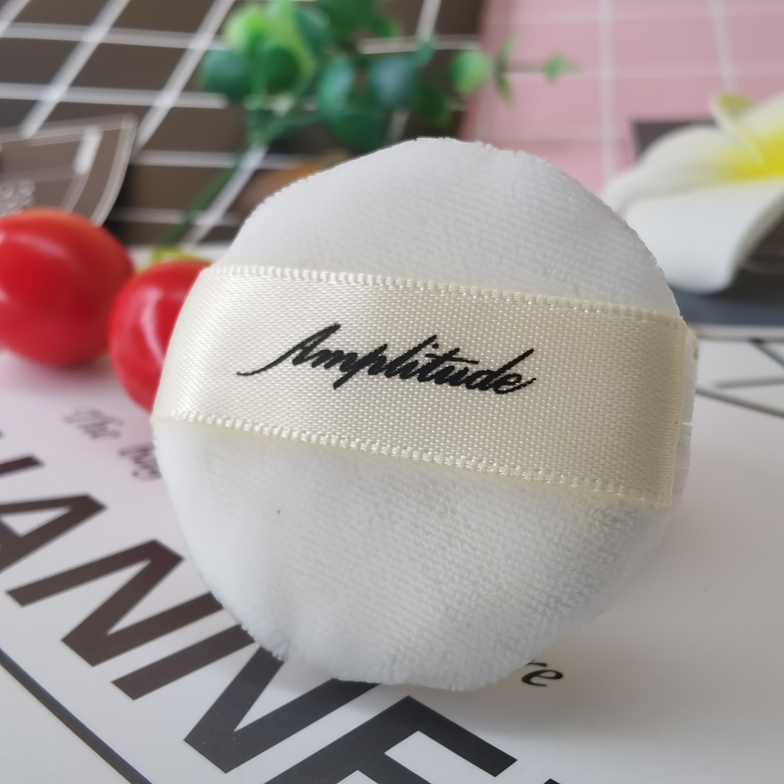 Amplitude Clear snow Ying makeup for MAC Rose Kefei TF small makeup tool makeup powder powder puff