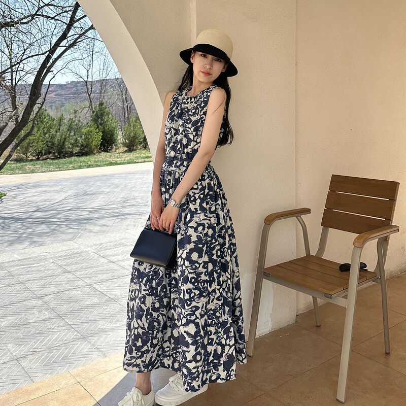 Same Style as Max'S! Blue Blue and White Porcelain Floral Print Cotton Waist-Cinching, Flared Mid-Length Sleeveless Dress