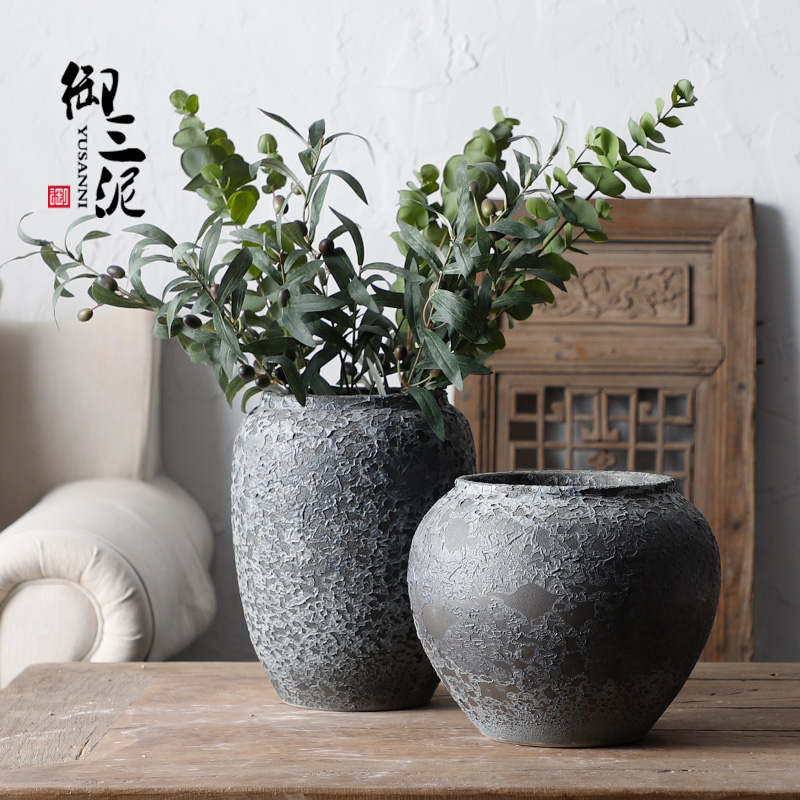 Retro eucalyptus ceramic insert dried flower ceramic vase furnishing articles little sitting room fresh coarse pottery mottled black pottery