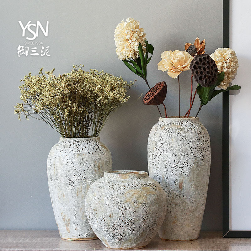 Modern minimalist living room pottery dry flower ceramic flower arrangement vase Nordic ins ornaments retro hipster coarse clay pot