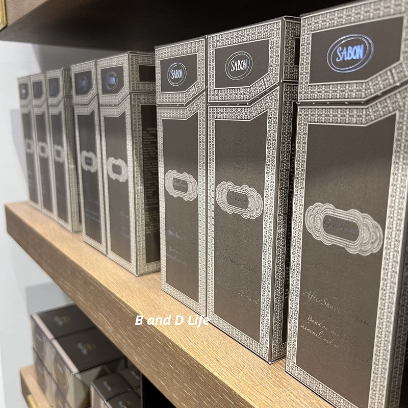 Special cabinet sabon moisturizing lock water nourishing and soothing protection of the skin men's rear milk 150ML