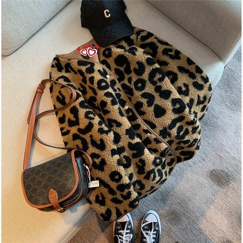 Chanel-Style Leopard Print Faux Fur Short Coat for Women, Autumn and Winter Hanfu Style, Slim-Fit Casual Faux Fur Leopard Print Jacket
