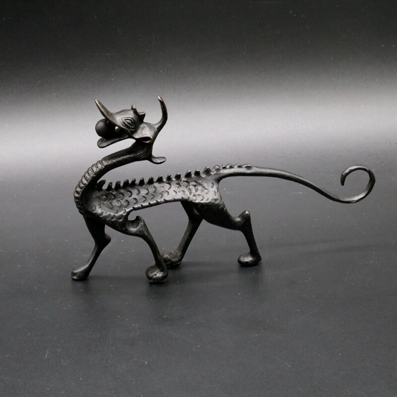 Four treasures of the study room Calligraphy and painting supplies Antique brass single dragon play bead pen holder Pen holder Pen holder pen holder pen shelving pen hanging brush calligraphy