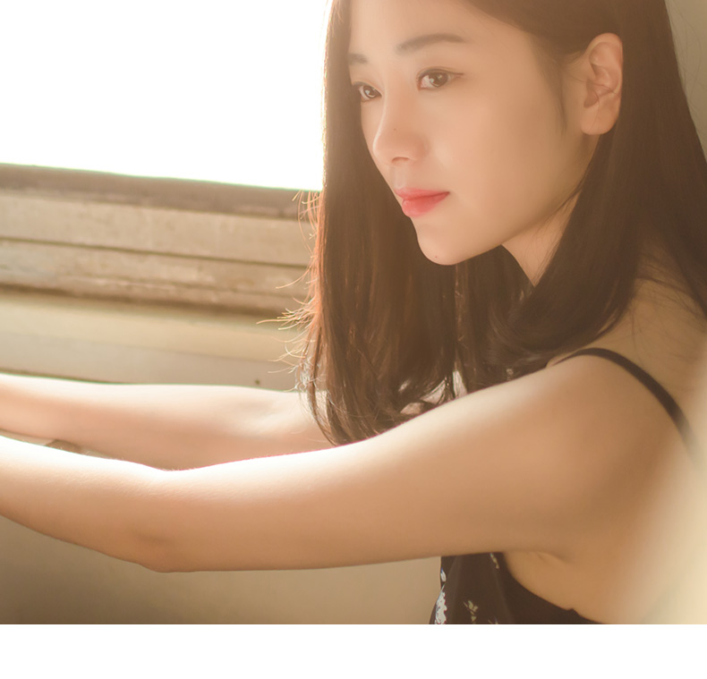 Người phụ nữ Thượng Hải tăng kem nền kem nền mềm mại trước khi trang điểm sữa vô hình lỗ chân lông dưỡng ẩm kem che khuyết điểm kem che khuyết điểm môi