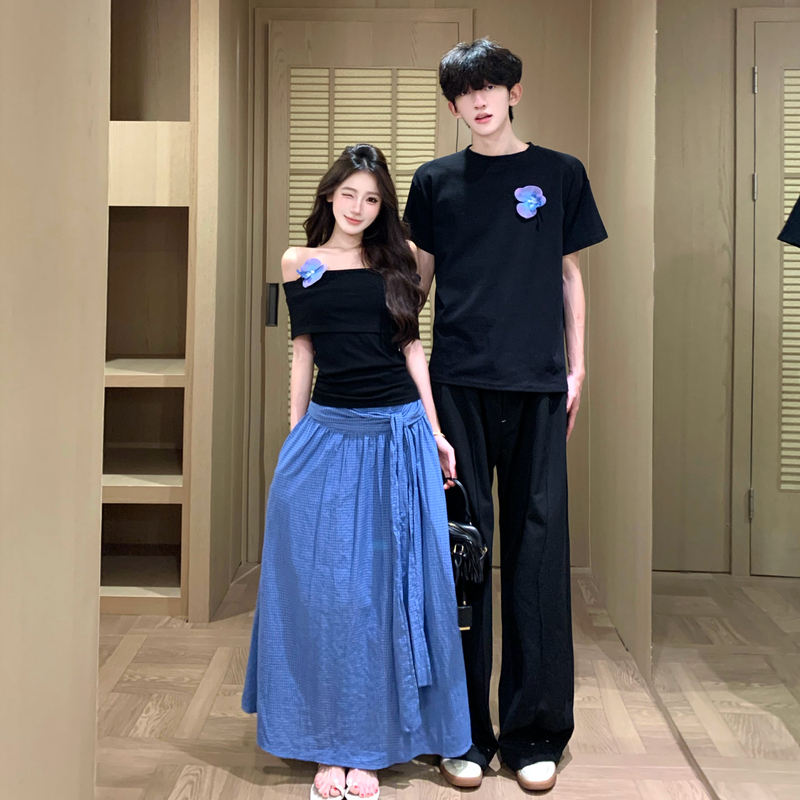 French-Style Couple Outfits for Summer, Off-Shoulder Floral Tops, A-Line Long Skirt Set, Beach Vacation Outfit, One Top and One Skirt French-Style Couple Outfits for Summer, Off-Shoulder Floral Tops, A-Line Long Skirt Set, Beach Vacation Outfit, One Top and One Skirt