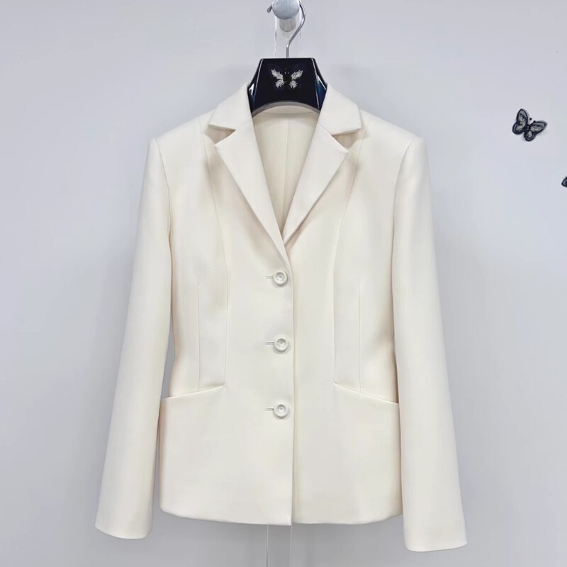 Du Xiaobei's 26 Autumn Socialite Style Three-Button Slim Fit V-Neck Blazer with Three-Dimensional Tailoring