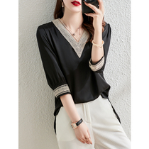 A D Hepburn -- R this year trending new -- v collar French style Temperament Blouse Summer New Middle Sleeve T-shirt Woman