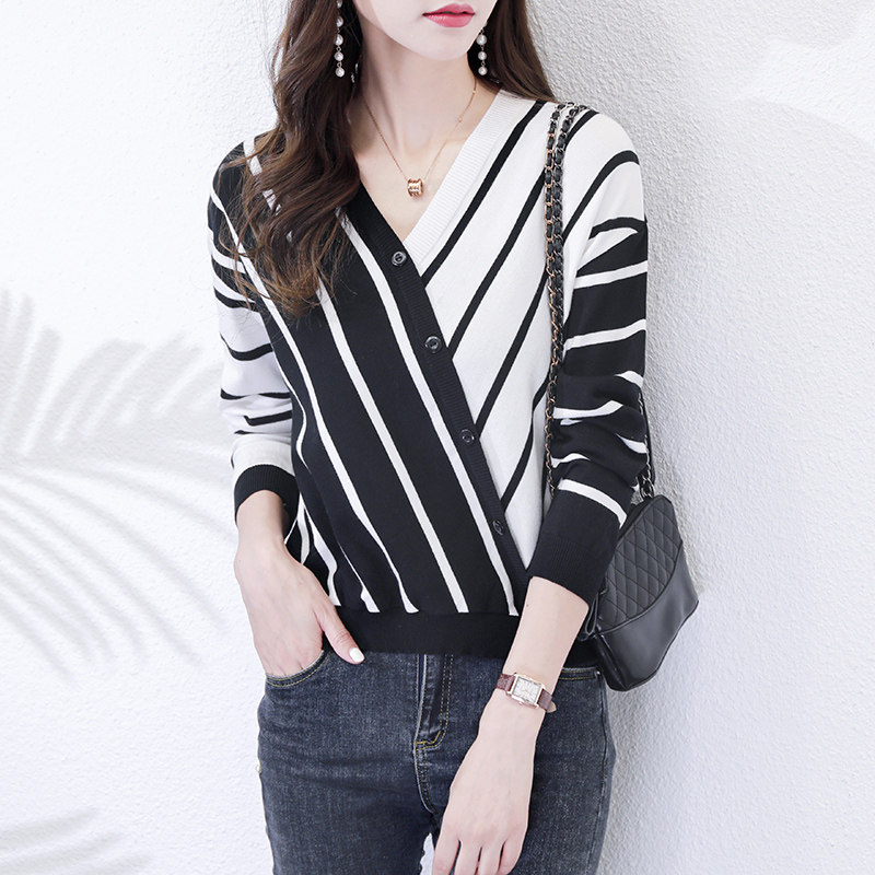 Earthly Hlate Mountain River already autumn striped Knitted Sweatshirt Woman Loose 2021 Autumn Winter New Foreign Pie Long Sleeve Blouse Women