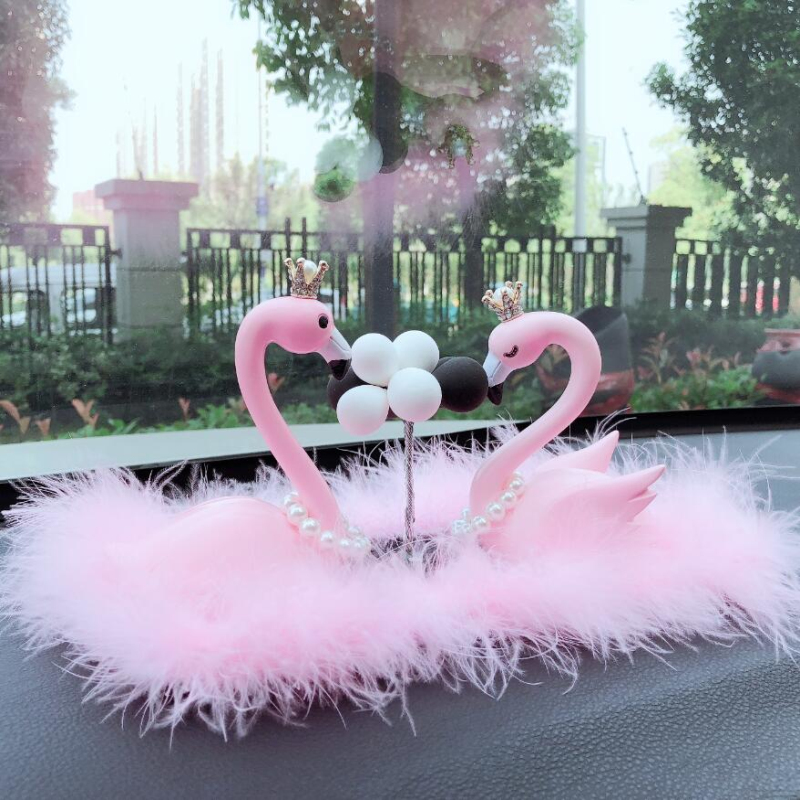 Sáng tạo dễ thương flamingo trang trí xe phụ kiện xe lông bên trong bảng điều khiển trung tâm cá nhân trang trí bong bóng - Ô tô nội thất Accesseries nệm xe hơi 7 chỗ