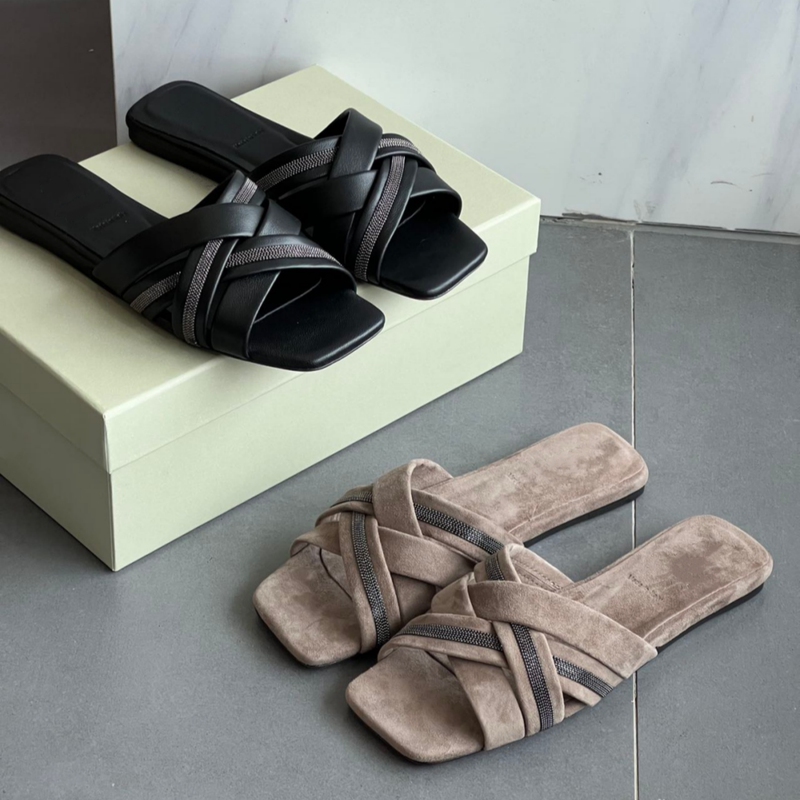 High-Quality Bc Square-Toe Open-Toe Flat Slippers for Women, Made in Guangdong, Genuine Leather, Rhinestone Cross-Weave Sandals, Versatile Outdoor Sandals