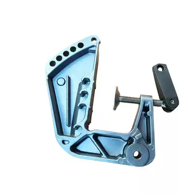 The clamping device of the outer machine