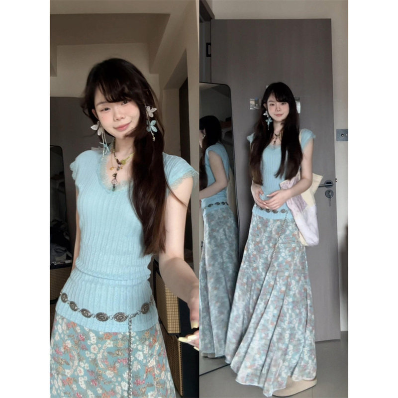 Korean-Style Blue Lace Trim Knit Short-Sleeve T-Shirt for Women, Summer Slim-Fit Elegant Top with Small Flutter Sleeves