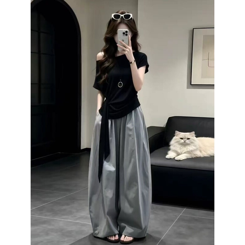 Korean-Style Black Off-Shoulder Short-Sleeve T-Shirt for Women, Summer High-End Chic with Tie Waist, Unique and Beautiful Top