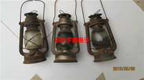 Old horse lamp Iron old kerosene lamp Portable lamp Old lantern Old cover lamp Antique horse lamp Folk nostalgia